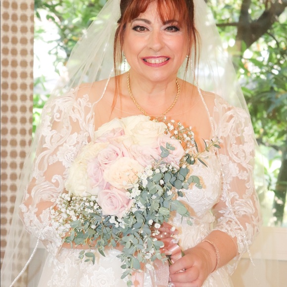 UNIQUE HIGH-LOW BRIDAL DRESS:14/16: - Picture 16 of 16